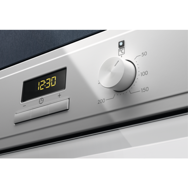 valge electrolux ahjupaneel