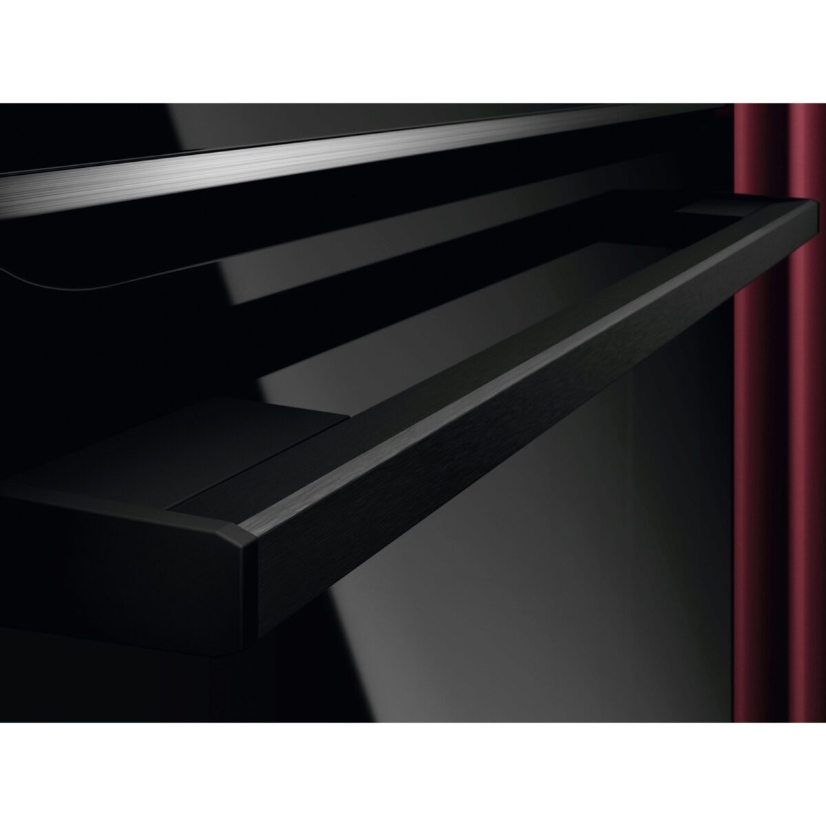 must käepide ja roostevaba liist