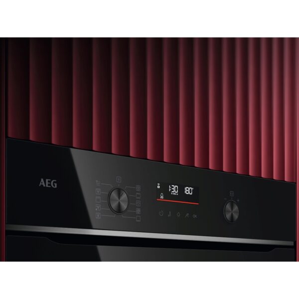 must paneel ja roostevaba liist